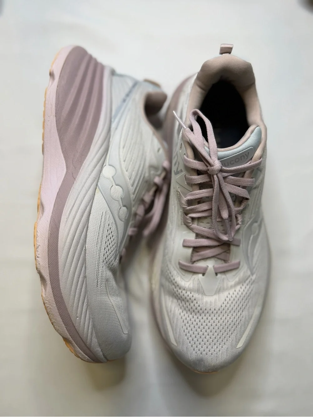 Saucony Hurricane 24 Women’s Cloud/Bloom Running Shoes